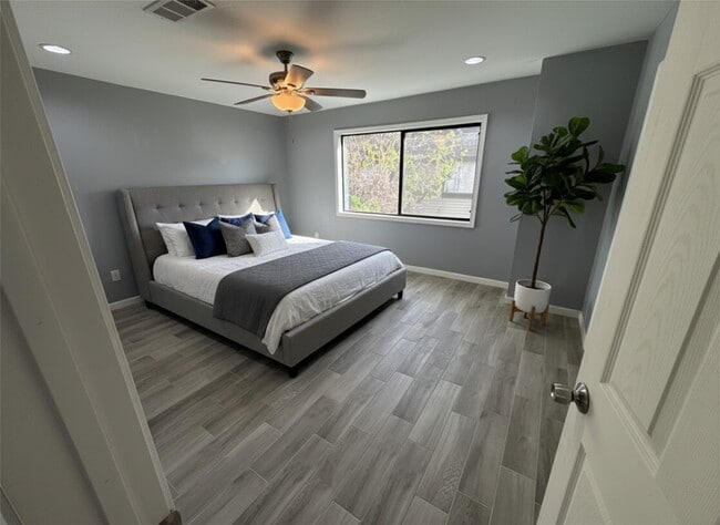 Building Photo - 8332 La Roche Ln