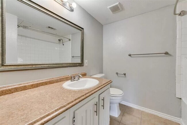 Building Photo - 228 Shady Lane Dr