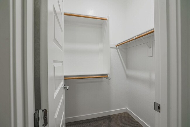 Building Photo - 12881 N 145th Dr