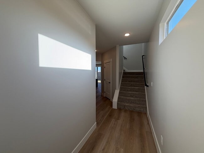 Building Photo - BRAND NEW TOWNHOME FOR RENT BY CRIMSON CLIFFS!