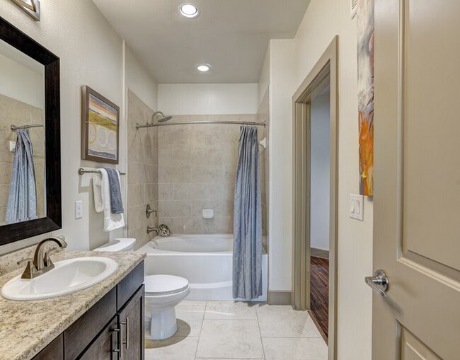 Building Photo - 2511 Greenhouse-390.24