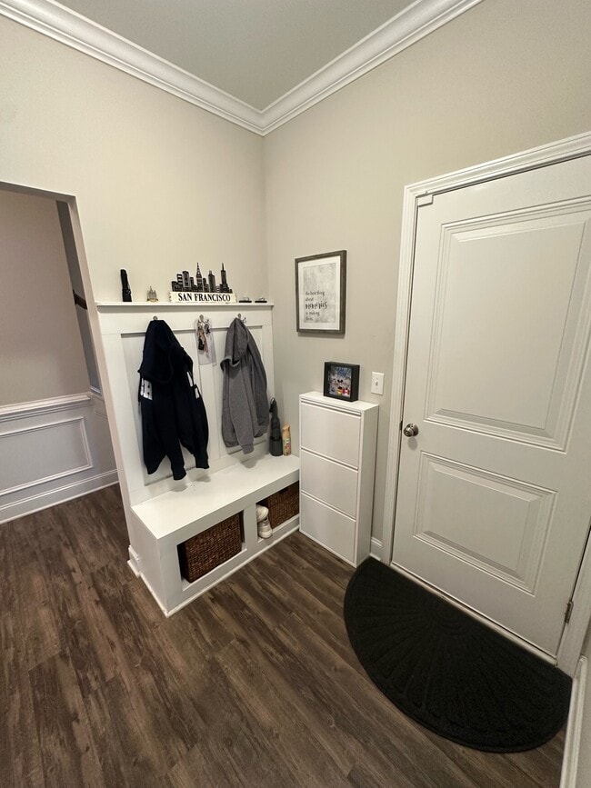 Building Photo - 335 National Dr