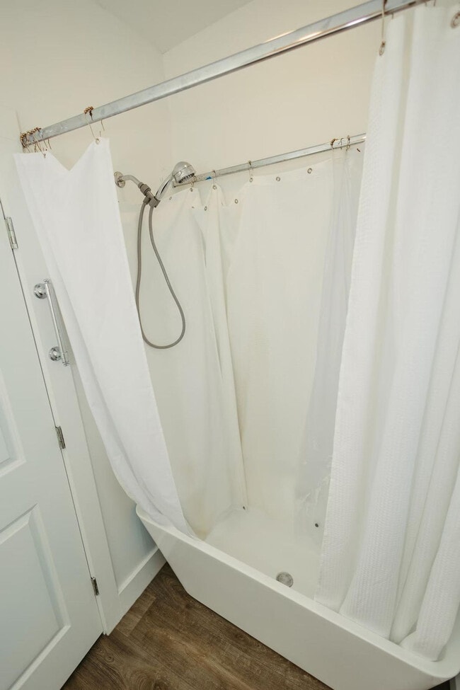 Building Photo - 3817 Leland Ave