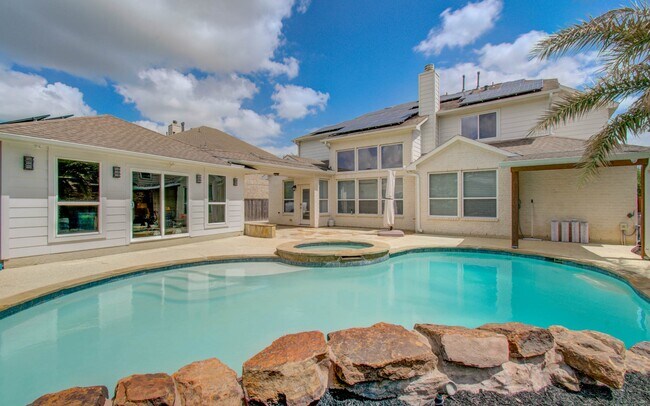 Building Photo - 1510 Lake Grayson Dr