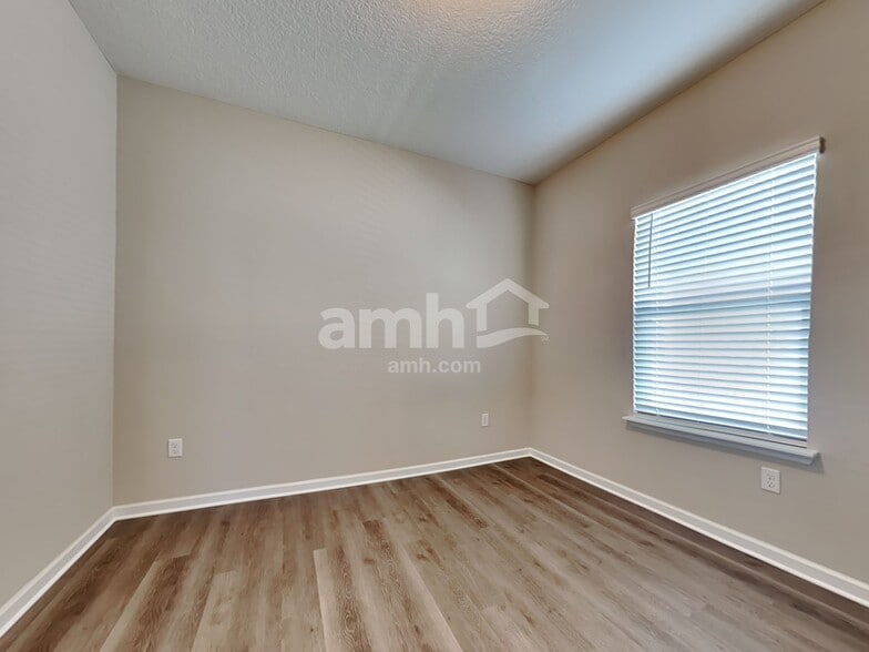 Building Photo - 300 Anastasia Park Rd