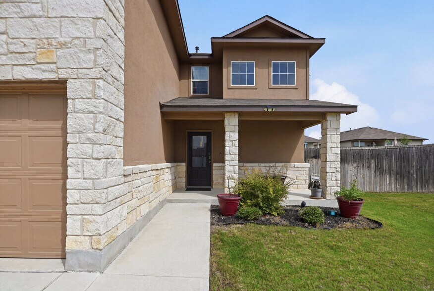 Building Photo - 13106 Minuet Sway