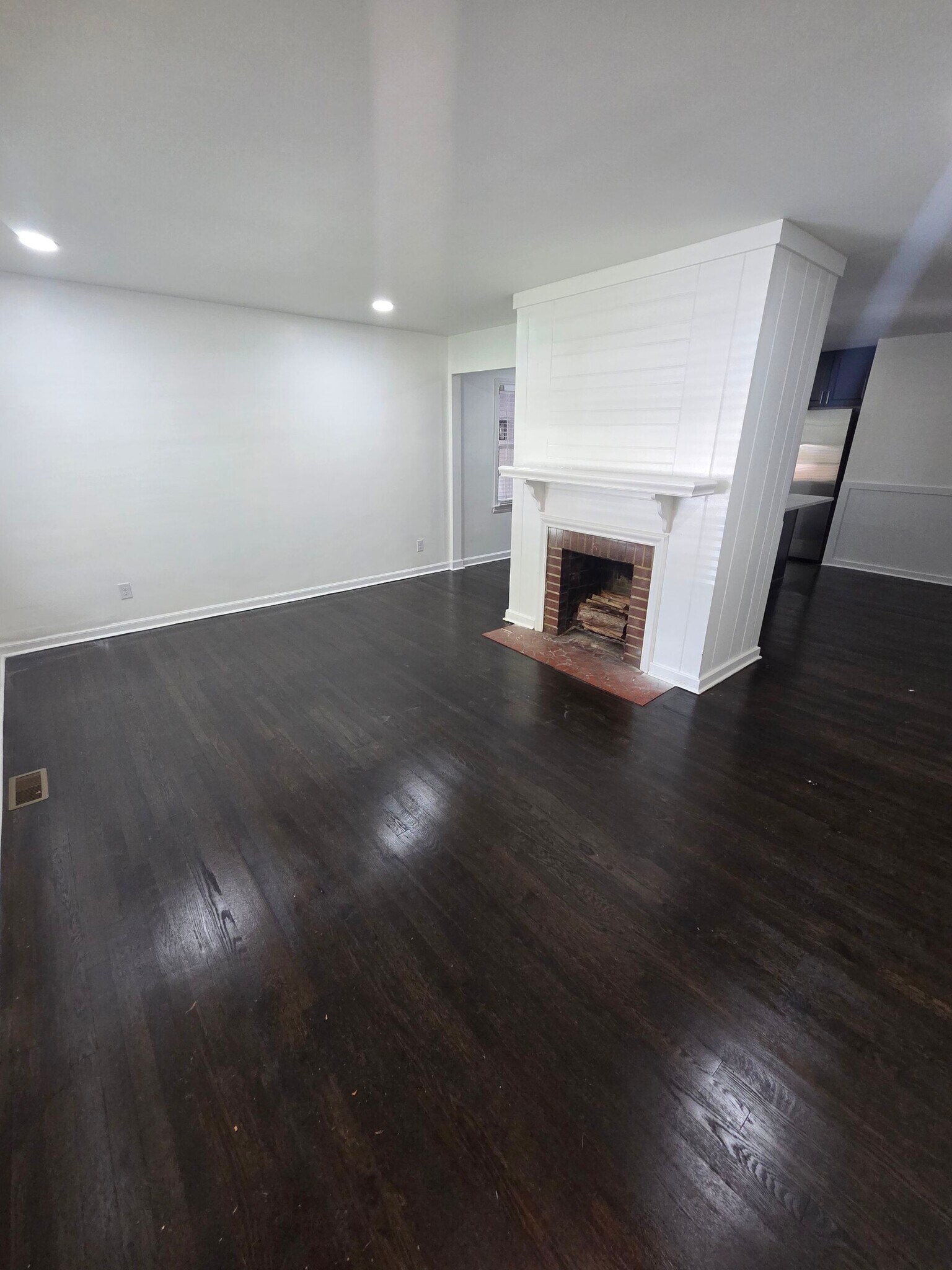 Building Photo - 1015 Braemar Ave SW