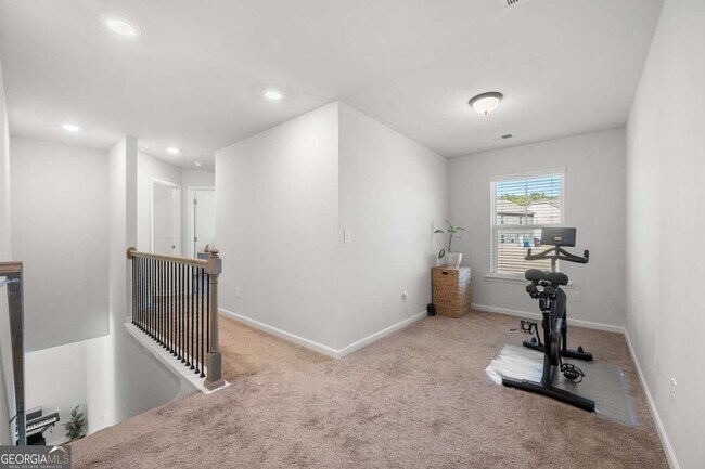 Building Photo - 925 Lakehaven Ln