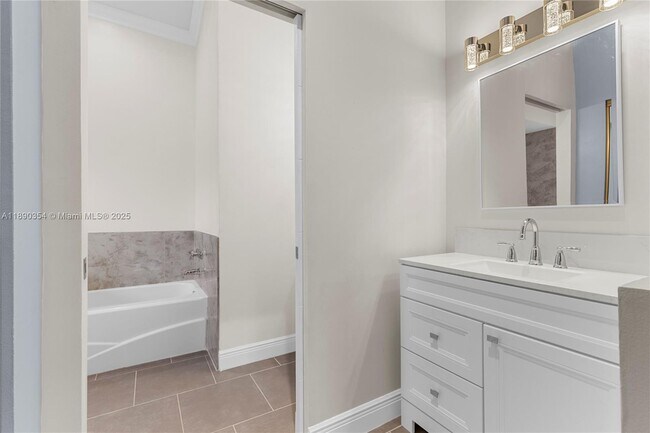 Building Photo - 20003 NE 6th Ct Cir