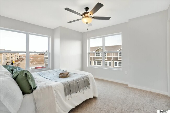 Building Photo - 20855 R Ct
