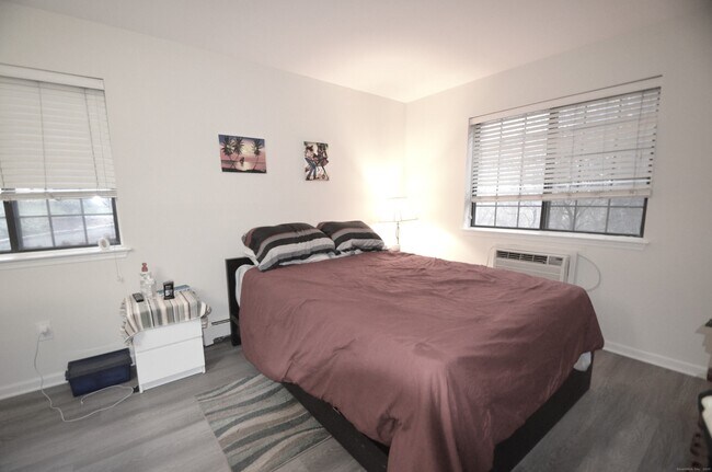 Building Photo - 125 Warner Hill Rd