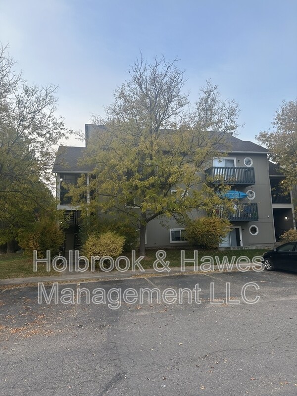 Primary Photo - 4531 Boardwalk Dr