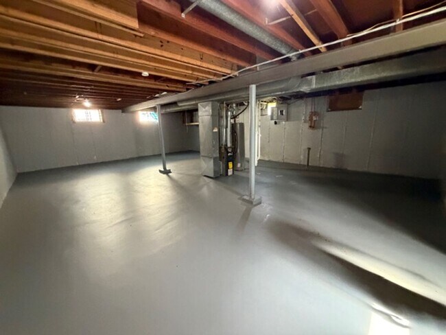 Building Photo - 1141 Scott Ave