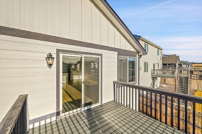 Building Photo - $2,650.00, 5-bed, 3-bed ranch-style home located in Colorado Springs with a large back yard.