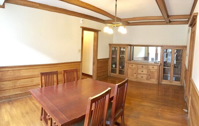 Building Photo - 5751 N Winthrop Ave