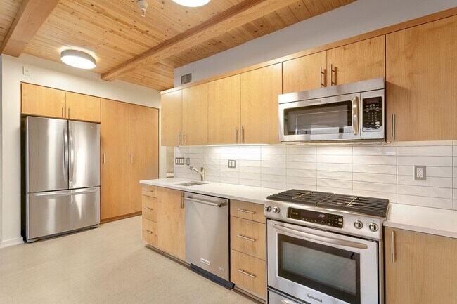 Building Photo - Walkability on Mississippi! With Parking +...