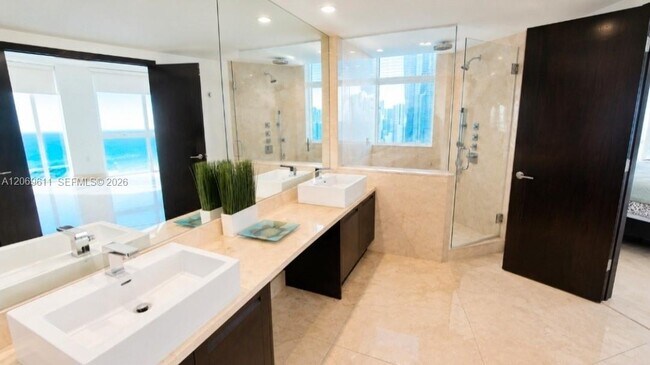 Building Photo - 150 Sunny Isles Blvd