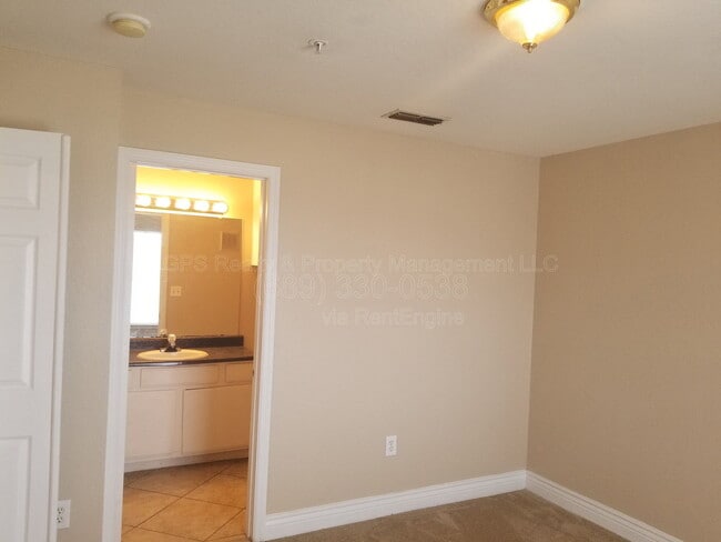 Building Photo - 5526 Pga Blvd