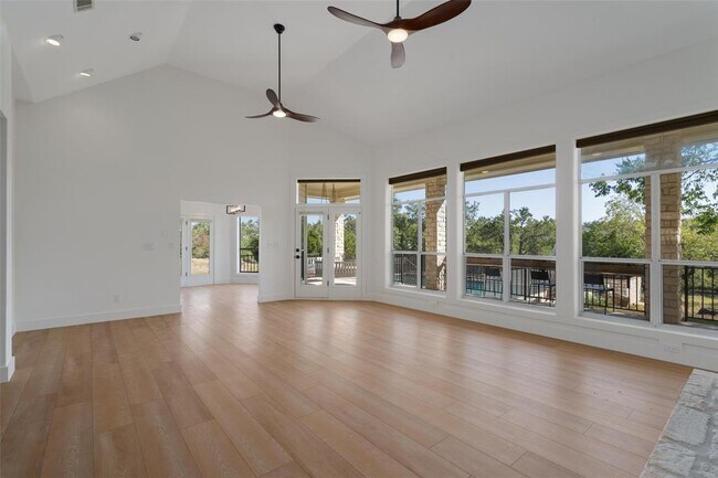 Building Photo - 401 Roy Creek Ln