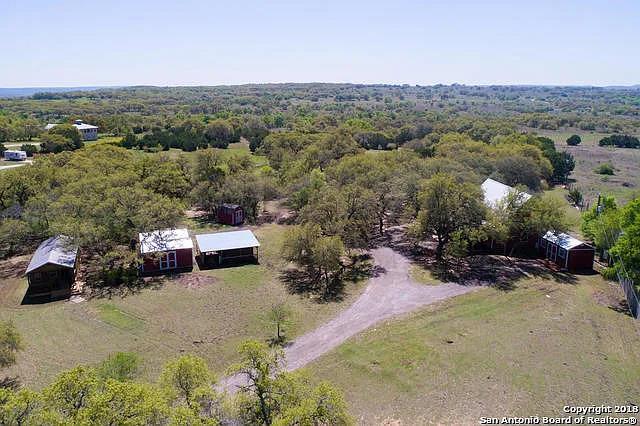 Building Photo - 515 Wimberley Oaks Dr