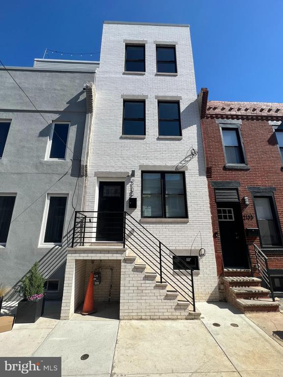 Building Photo - 2135 Fernon St