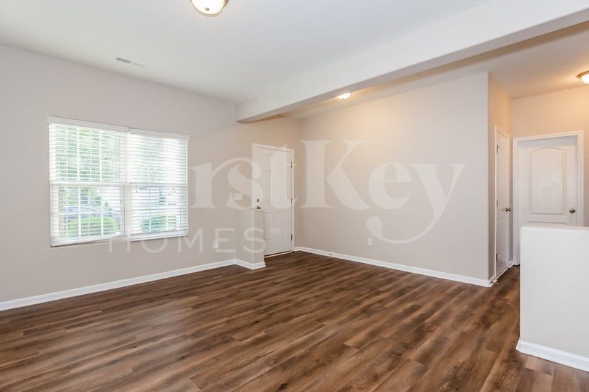 Building Photo - 2516 Meadow Crossing Dr