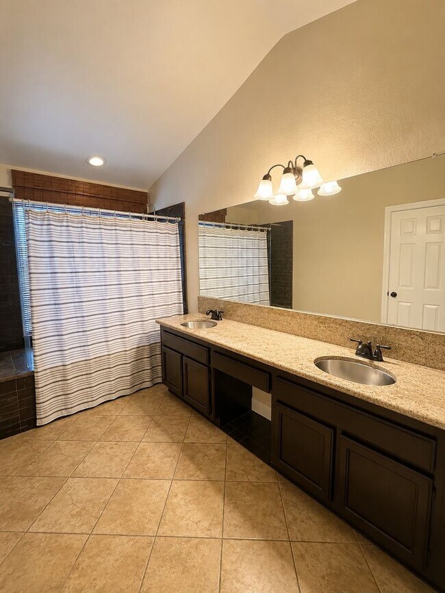 Building Photo - 742 Rambleton Dr