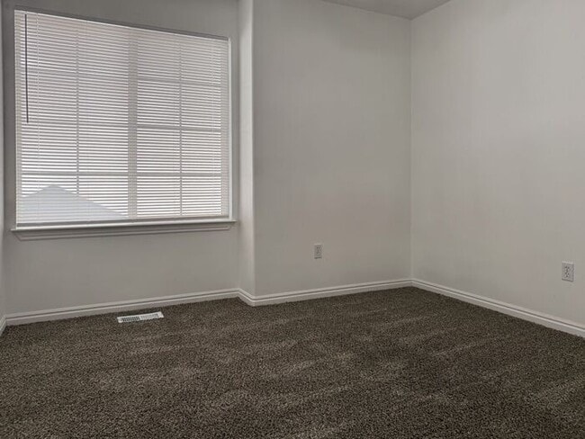 Building Photo - Peaceful Provo Townhome