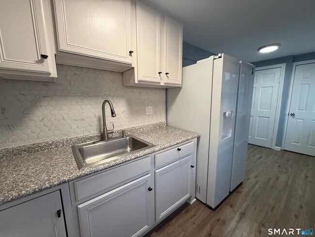 Building Photo - 85 Avery St