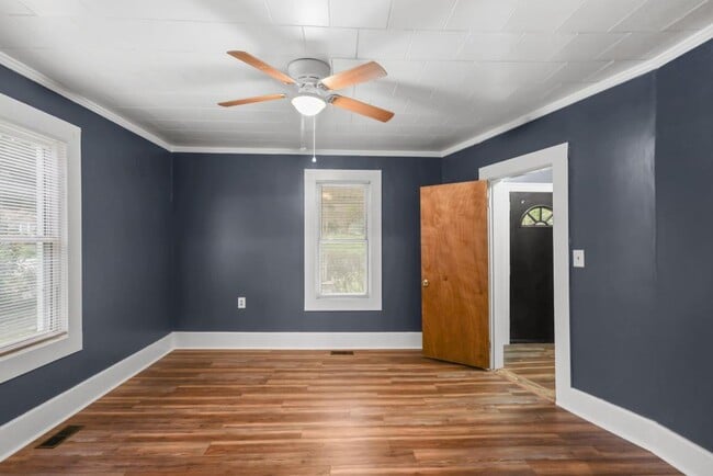 Building Photo - 414 Cambridge St