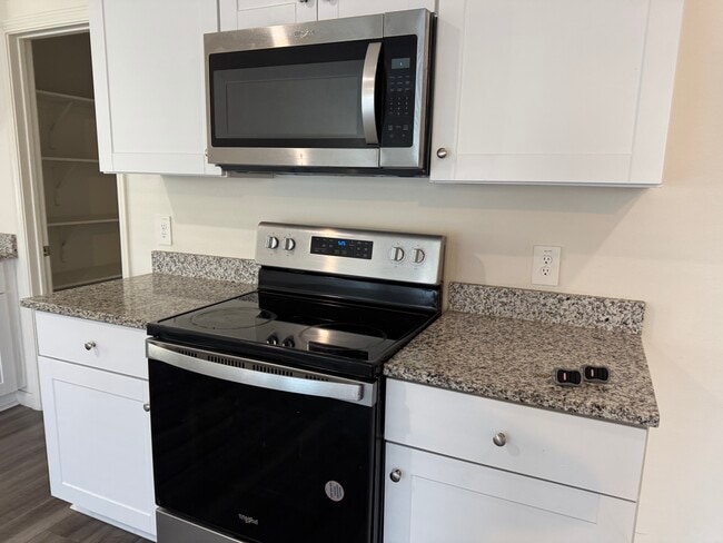 Building Photo - 783 Crestridge Dr