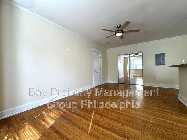 Building Photo - 437 W School House Ln
