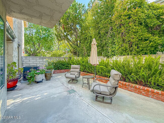 Building Photo - 29717 Strawberry Hill Dr