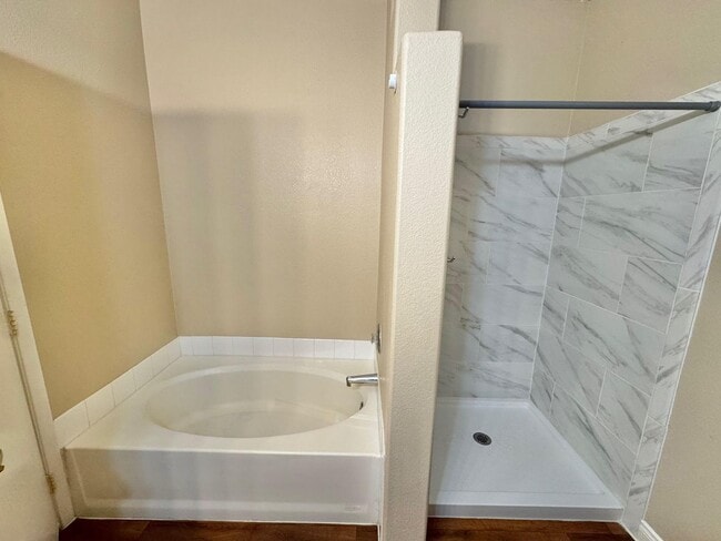 Building Photo - SPACIOUS 1 BEDROOM, 1 BATH GROUND-FLOOR CONDO IN THE GATED TERRASANTA COMMUNITY.