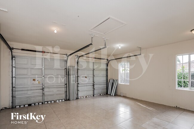 Building Photo - 32152 SW 204th Ct