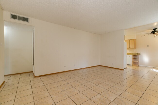 Building Photo - 1612 Pablo Ct NE