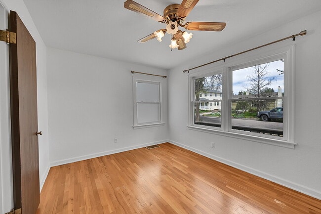 Building Photo - $2,300.00 - 2 Beds, 1 Bath, Single Family ...