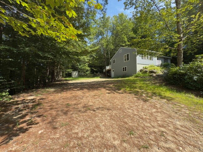 Building Photo - 152 Town Line Rd