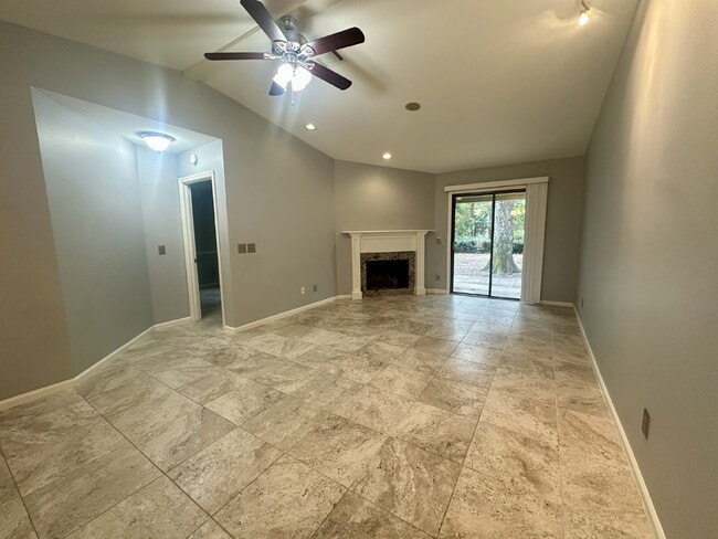 Building Photo - Two Bedroom Single Level Condo at Woodlake on Hilton Head Island!