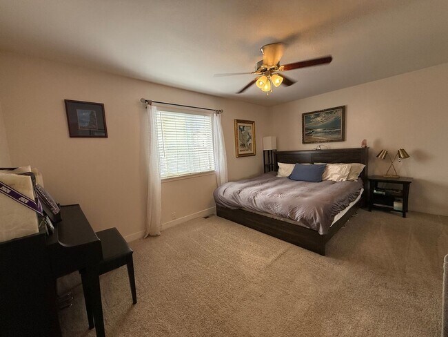 Building Photo - Updated 3 Bedroom Home with Mountain Views Close to Ft. Carson