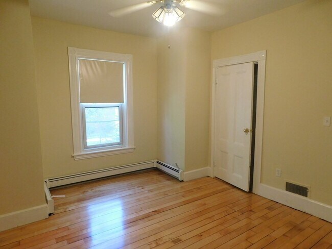 Building Photo - 64 Brooks Ave