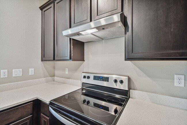 Building Photo - 9798 Fiddleback Ln