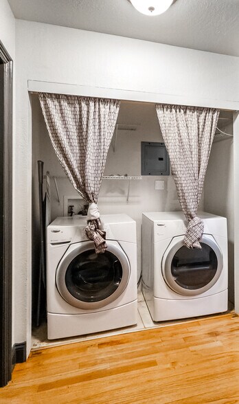 Full Sized Washer/ Dryer - 882 Wood St