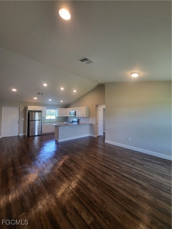 Building Photo - 9031 S Indio Cir