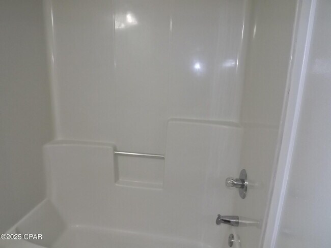 Building Photo - 2712 Oak Hammock Dr