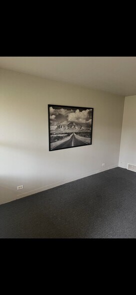 Building Photo - 100 Vana Dr