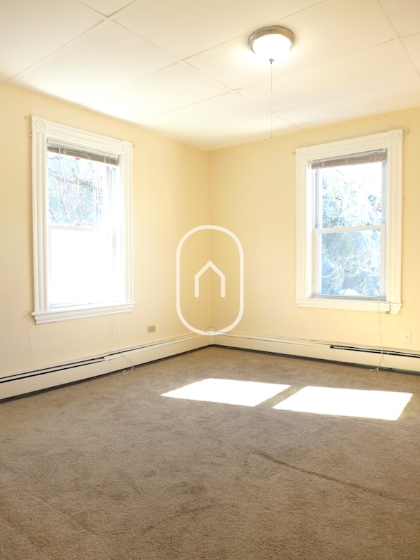 Building Photo - 34 Pontiac St