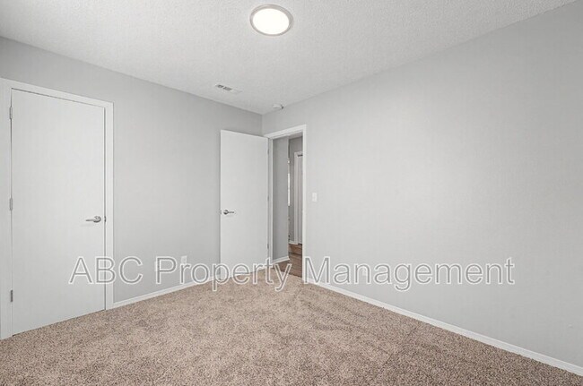 Building Photo - 4378 W Thrasher Dr