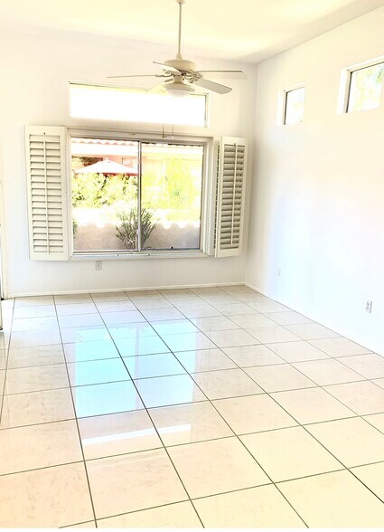 Shutter windows - 38575 Orangecrest Rd