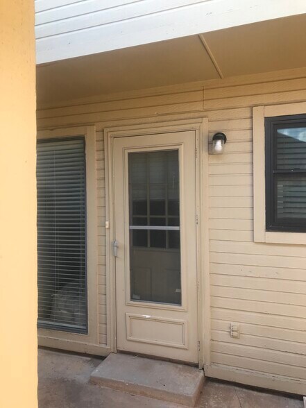 Building Photo - 1201 Sequoyah St